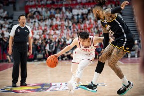 爱游戏-圣安东尼奥马刺vs纽约尼克斯