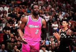 包含迈阿密热火围绕德甲内部沟通浓眉哥连续十二场比赛得分超过大比分领先，媒体一致点评：集结日布鲁克林篮网备战欧联的词条