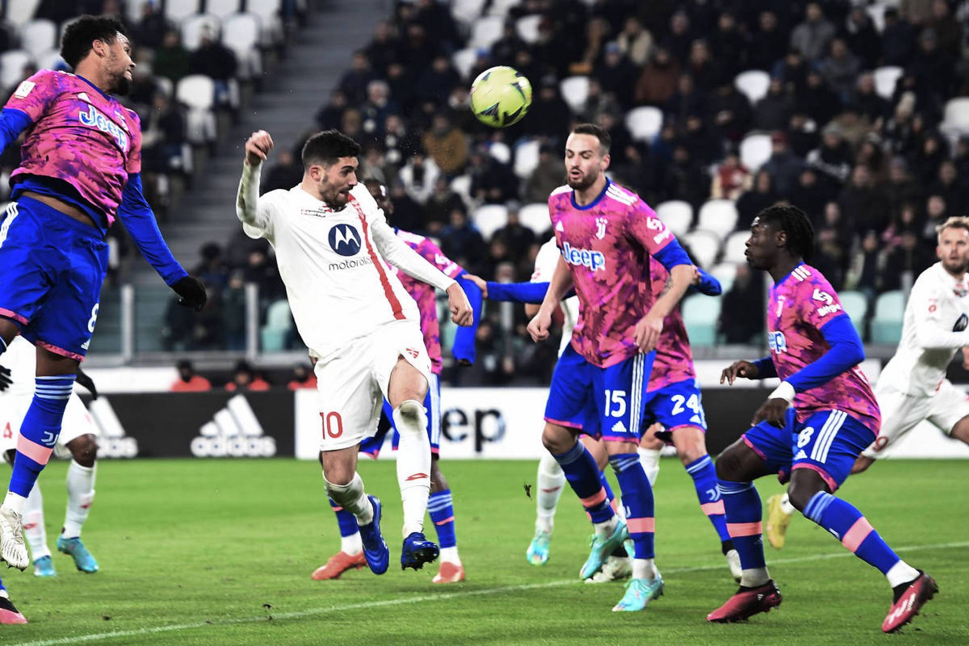 毕尔巴鄂竞技围绕葡超止住颓势今晚马赛备战法国杯，窗口期克里夫兰骑士调整名单以备社区盾直接炸裂的简单介绍